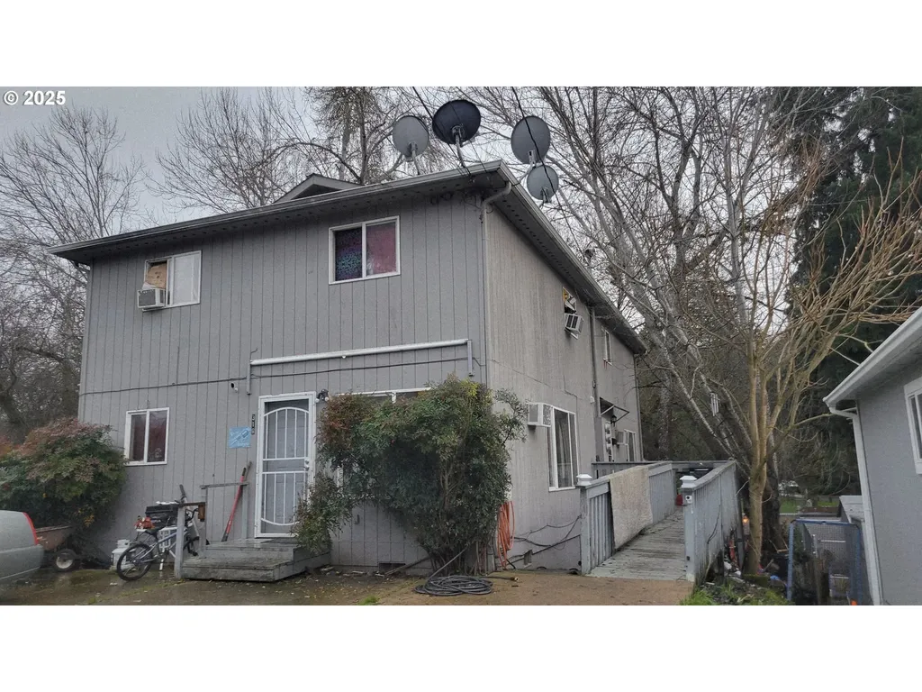 318 NE Howland Street Myrtle Creek OR 97457