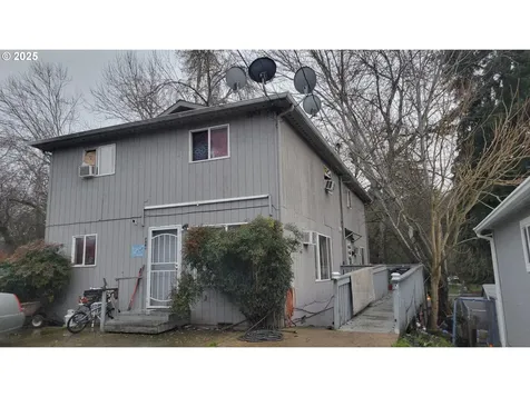 318 NE Howland Street Myrtle Creek OR 97457
