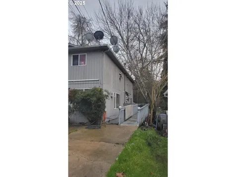 318 NE Howland Street Myrtle Creek OR 97457