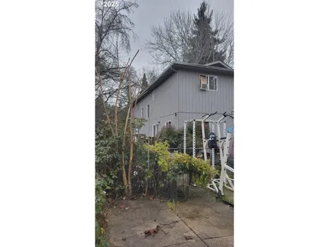 318 NE Howland Street Myrtle Creek OR 97457