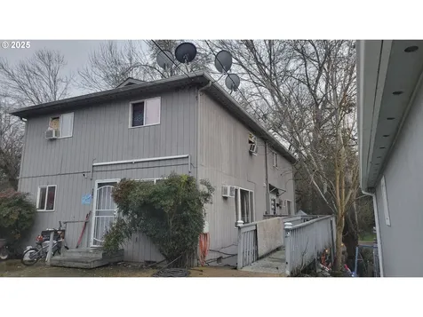 318 NE Howland Street Myrtle Creek OR 97457