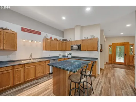 17205 Oakdale Road Dallas OR 97338