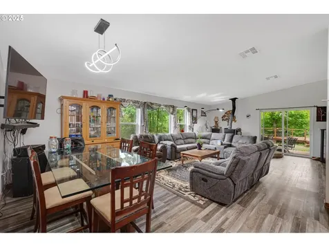 17205 Oakdale Road Dallas OR 97338