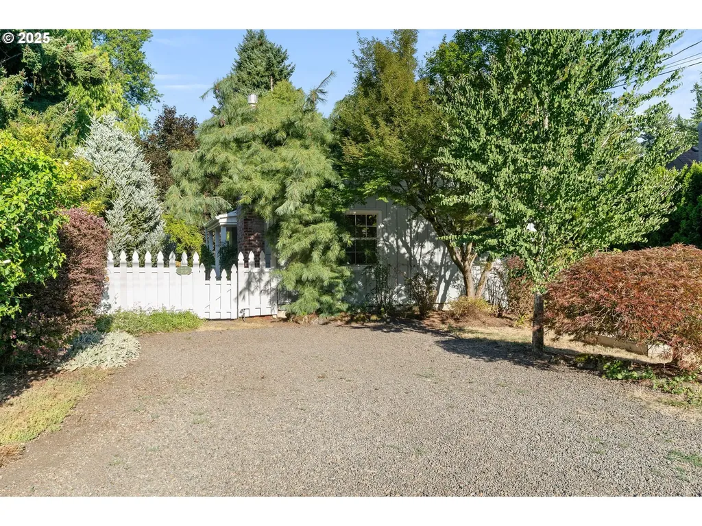 7076 SW Rice Court Portland OR 97223