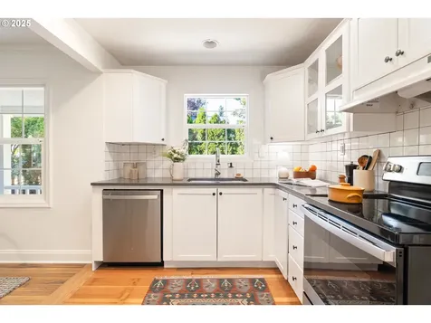 7076 SW Rice Court Portland OR 97223