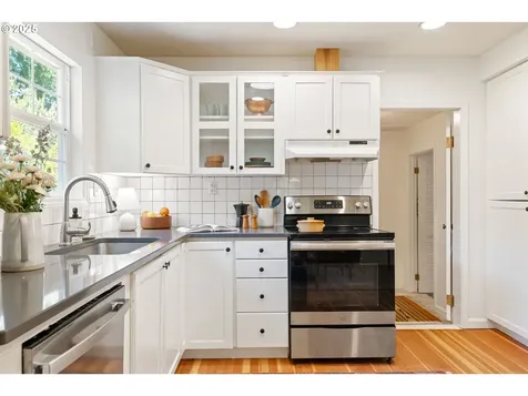 7076 SW Rice Court Portland OR 97223