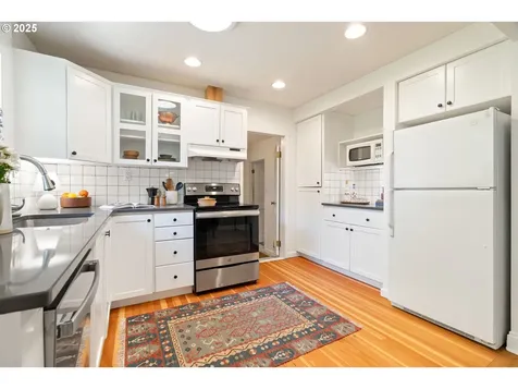 7076 SW Rice Court Portland OR 97223