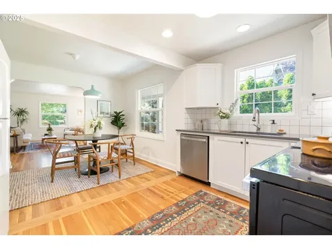 7076 SW Rice Court Portland OR 97223
