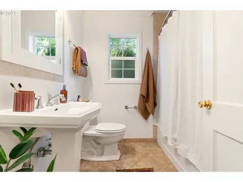 7076 SW Rice Court Portland OR 97223