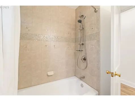 7076 SW Rice Court Portland OR 97223