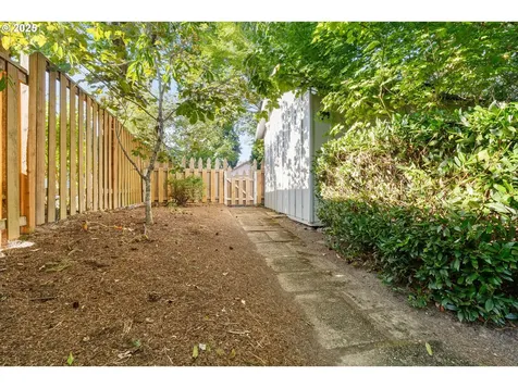 7076 SW Rice Court Portland OR 97223