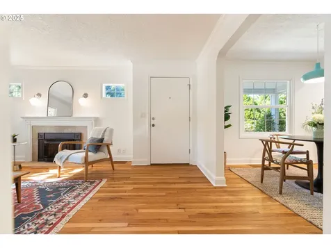 7076 SW Rice Court Portland OR 97223