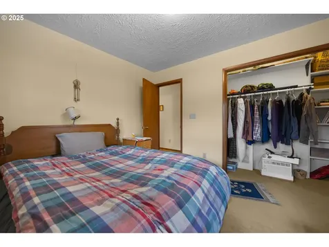 7015 SE 87th Avenue Portland OR 97266
