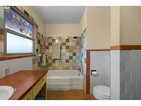 7015 SE 87th Avenue Portland OR 97266