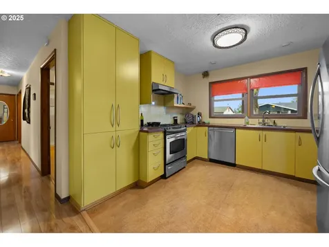 7015 SE 87th Avenue Portland OR 97266