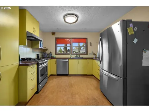 7015 SE 87th Avenue Portland OR 97266