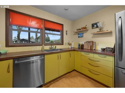7015 SE 87th Avenue Portland OR 97266