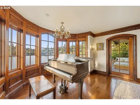 1527 Lake Front Road Lake Oswego OR 97034
