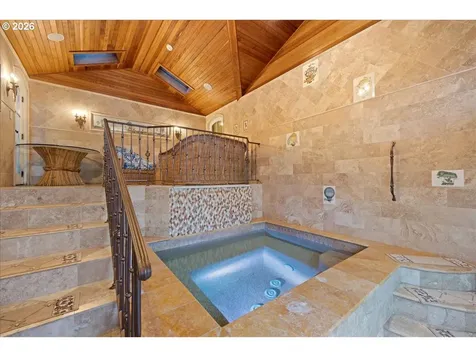 1527 Lake Front Road Lake Oswego OR 97034