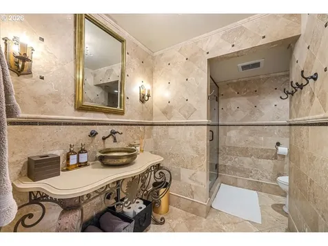 1527 Lake Front Road Lake Oswego OR 97034