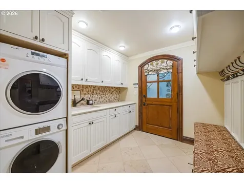 1527 Lake Front Road Lake Oswego OR 97034