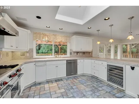 312 NE 14th Avenue Canby OR 97013