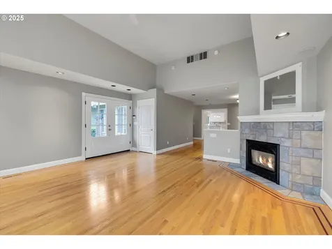 312 NE 14th Avenue Canby OR 97013
