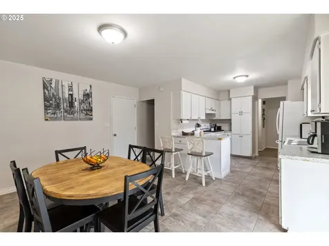1004 Oak Street Kelso WA 98626