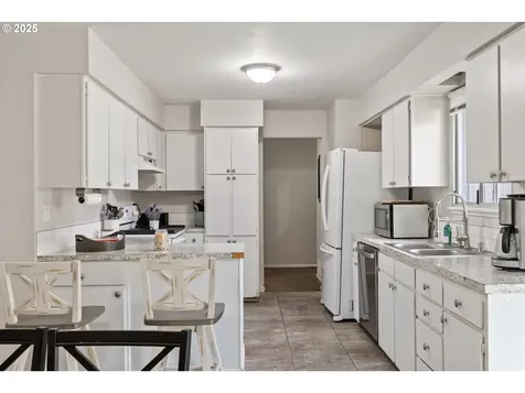 1004 Oak Street Kelso WA 98626