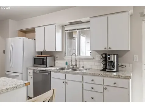1004 Oak Street Kelso WA 98626