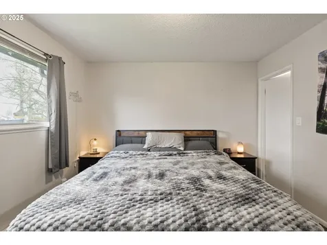 1004 Oak Street Kelso WA 98626