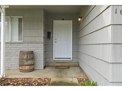1004 Oak Street Kelso WA 98626