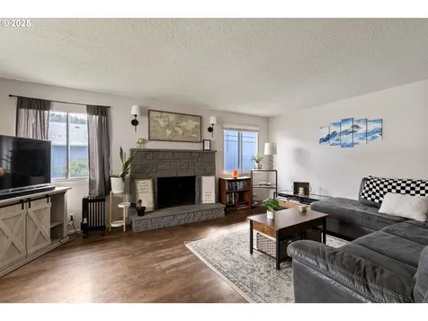 1004 Oak Street Kelso WA 98626