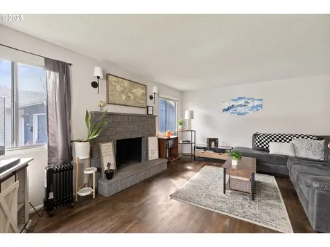 1004 Oak Street Kelso WA 98626