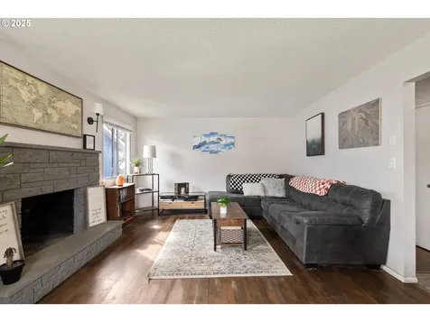 1004 Oak Street Kelso WA 98626