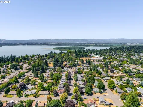 1713 NW 90th Street Vancouver WA 98665