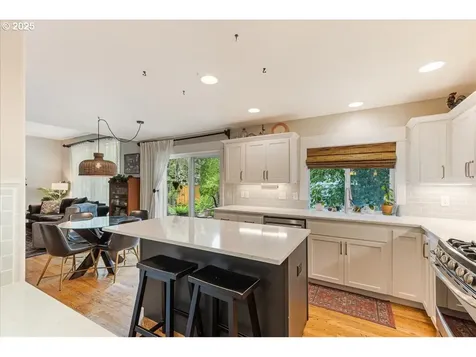 2498 NE 10th Avenue Hillsboro OR 97124