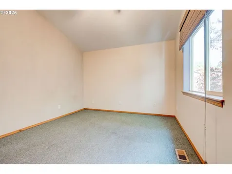 4736 SE Rex Drive Portland OR 97206