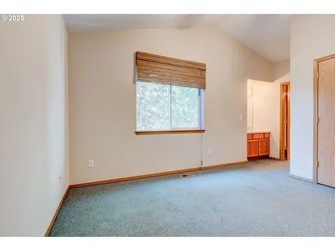 4736 SE Rex Drive Portland OR 97206
