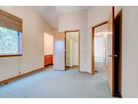 4736 SE Rex Drive Portland OR 97206