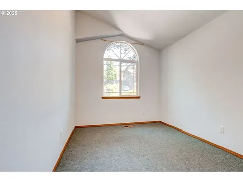 4736 SE Rex Drive Portland OR 97206
