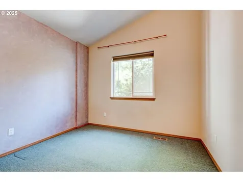 4736 SE Rex Drive Portland OR 97206