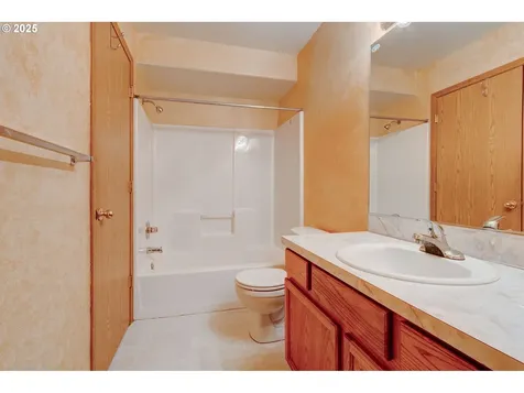 4736 SE Rex Drive Portland OR 97206