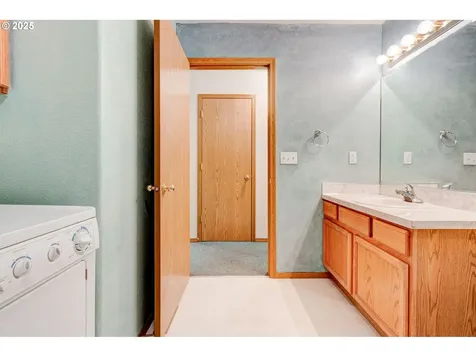4736 SE Rex Drive Portland OR 97206