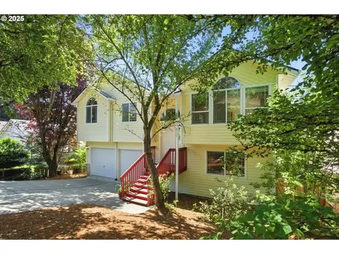 4736 SE Rex Drive Portland OR 97206