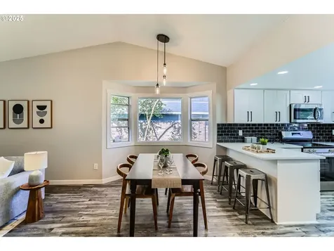 2564 NE Laura Street Hillsboro OR 97124