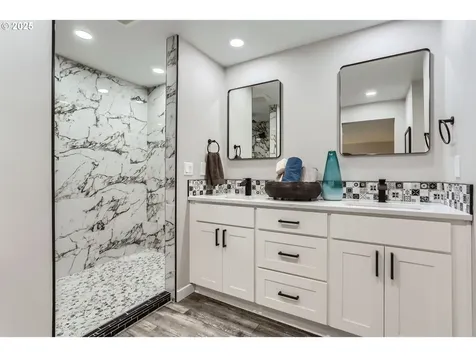 2564 NE Laura Street Hillsboro OR 97124