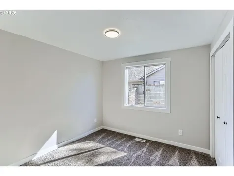 2564 NE Laura Street Hillsboro OR 97124