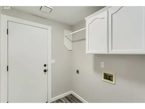 2564 NE Laura Street Hillsboro OR 97124