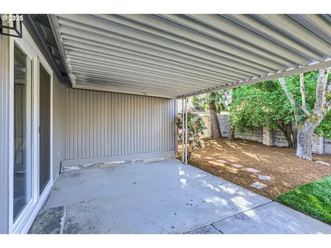 2564 NE Laura Street Hillsboro OR 97124